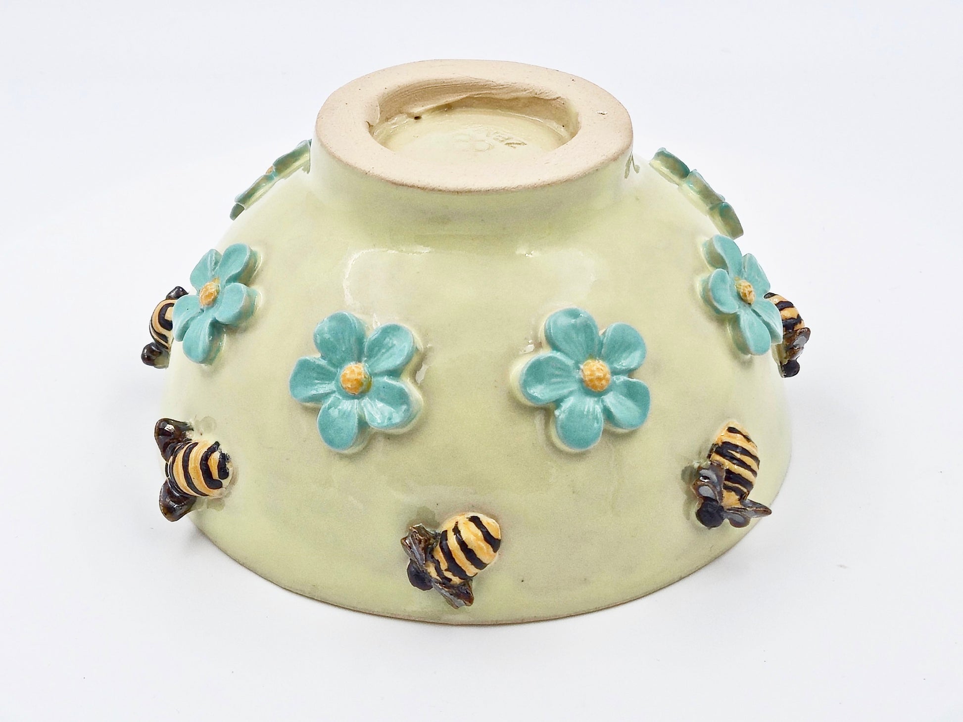 Keramisk Skål med Bier og Blomster – Håndopbygget (Ø14 cm)