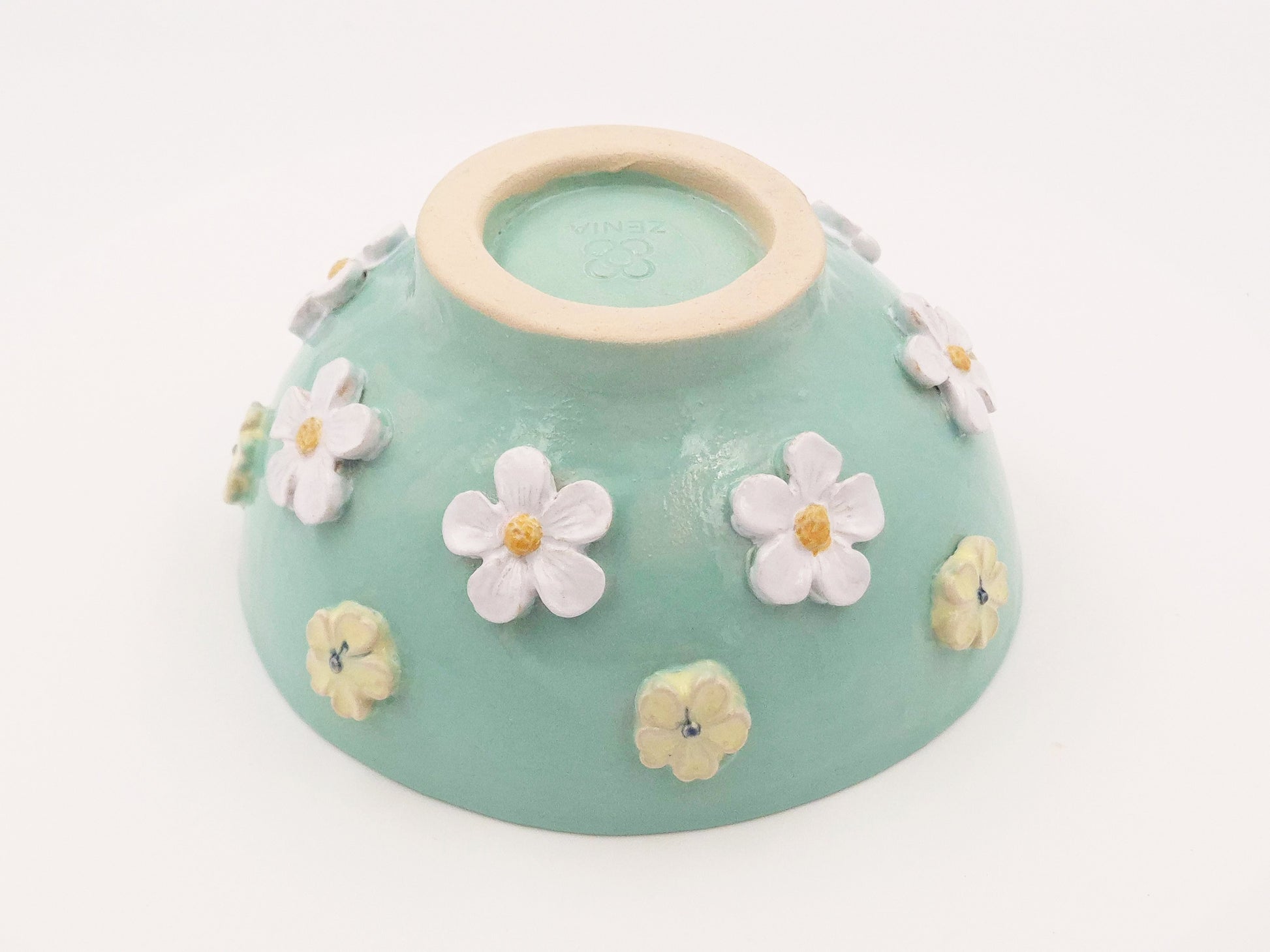 Keramisk Skål med Pastelblomster – Håndopbygget (Ø14 cm)