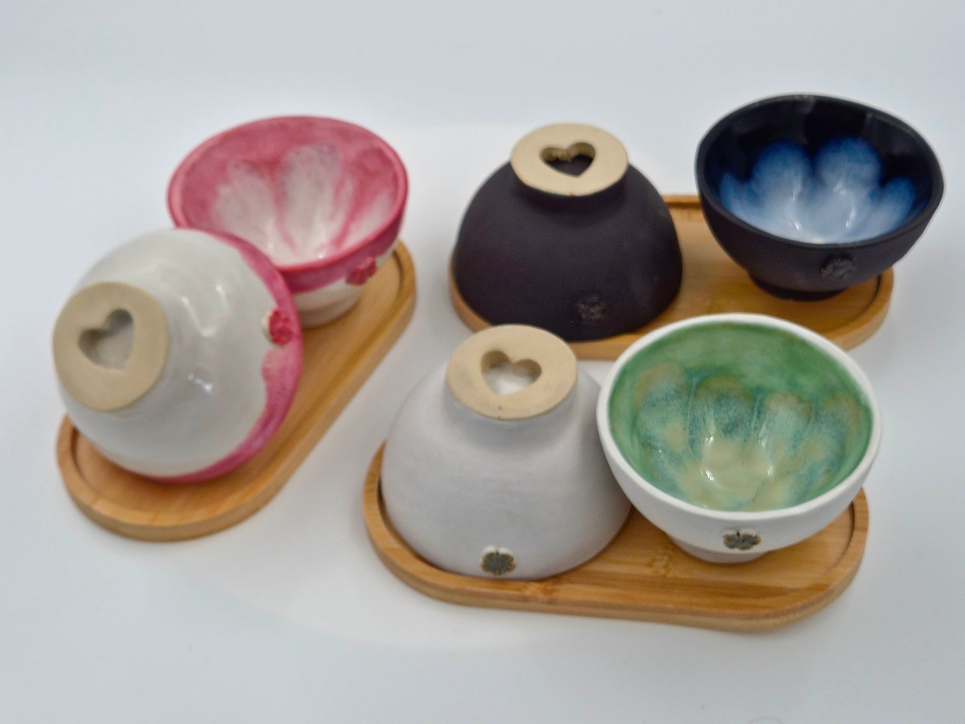 Håndopbygget Skål på Bambusbakke (Ø14 cm)