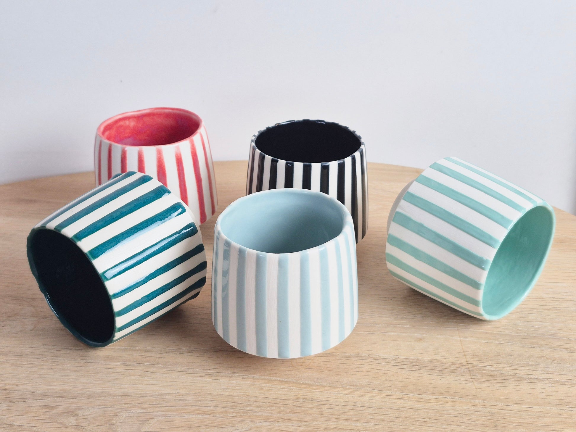 Porcelænskop med Striber (2,5 dl, Højde 8 cm)