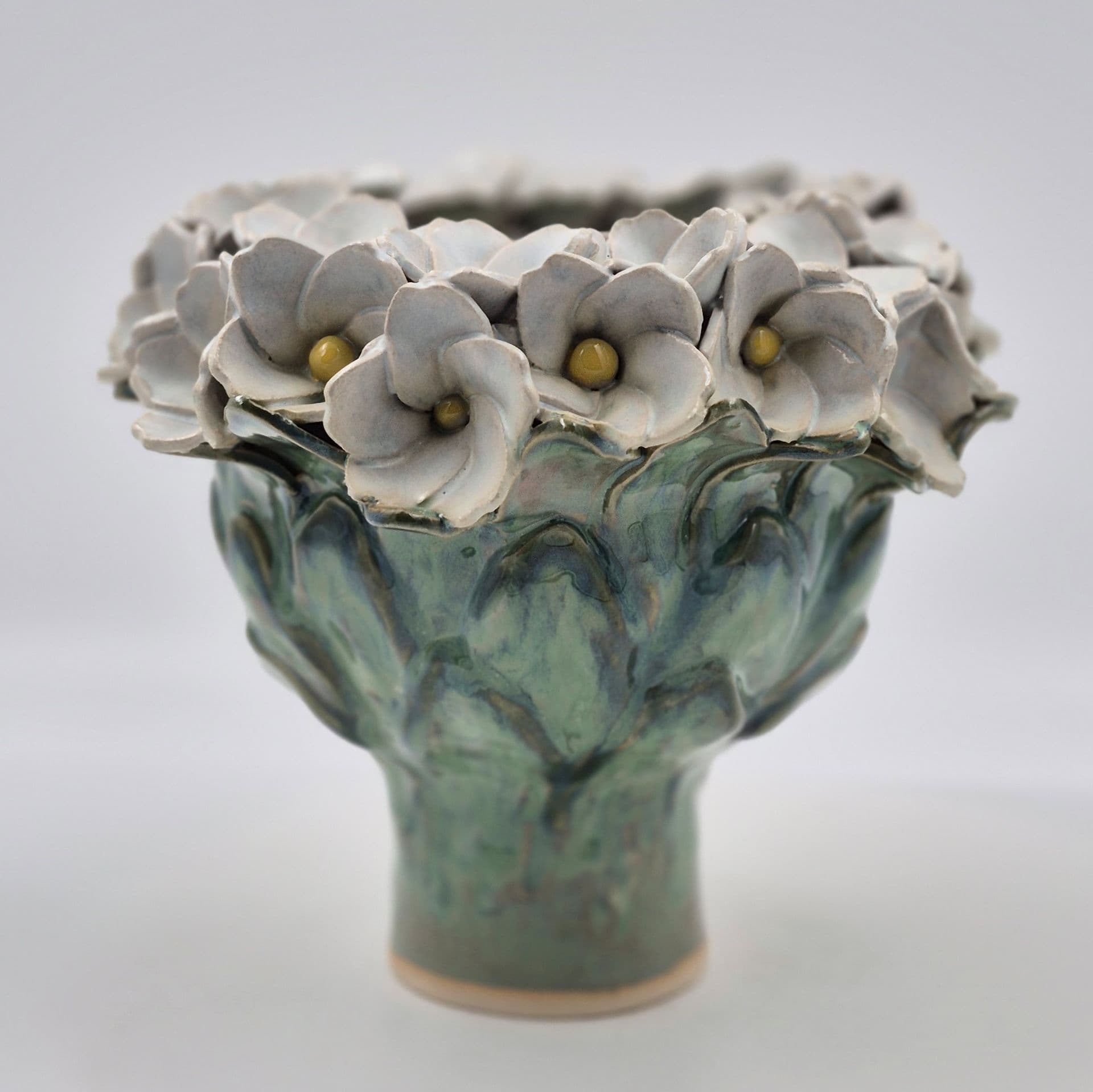 Lille vase med blomsterkrans - medie 1