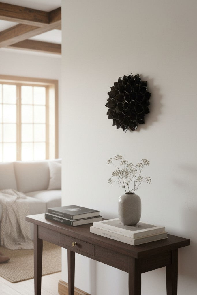 Vægskulptur - sort blomst 30cm.