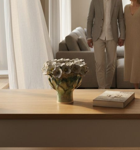 Lille vase med blomsterkrans