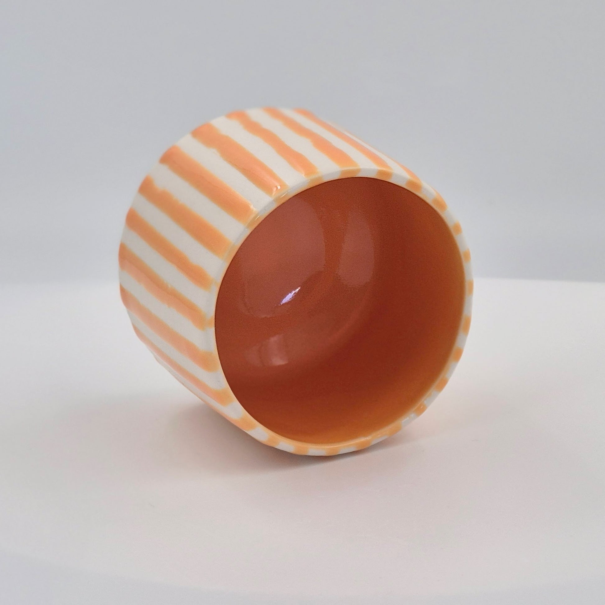 Porcelain Cup with Stripes (2.5 dl, Height 8 cm)