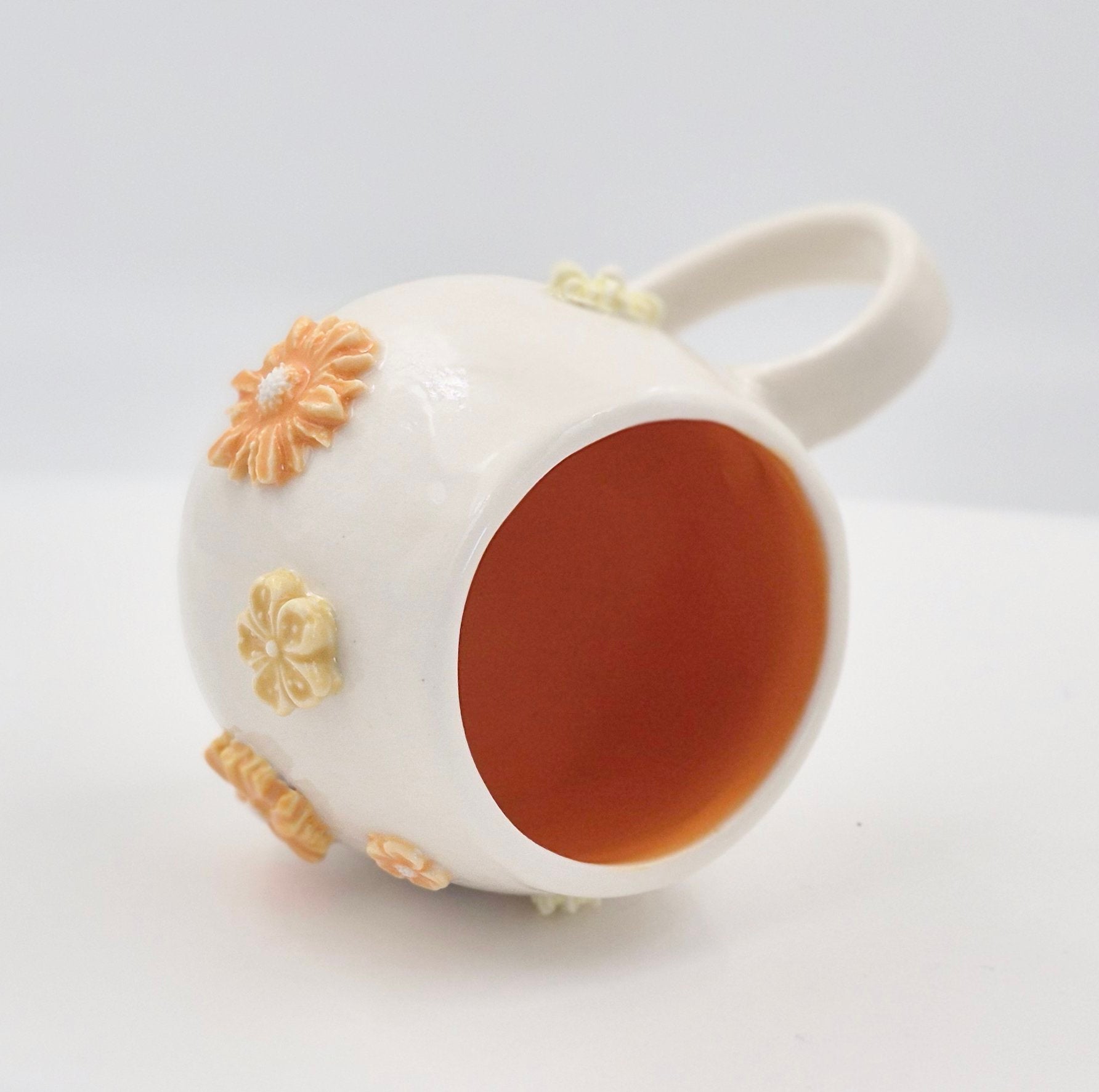 Flower mug in porcelain clay (height 9 cm, 2.5 dl)