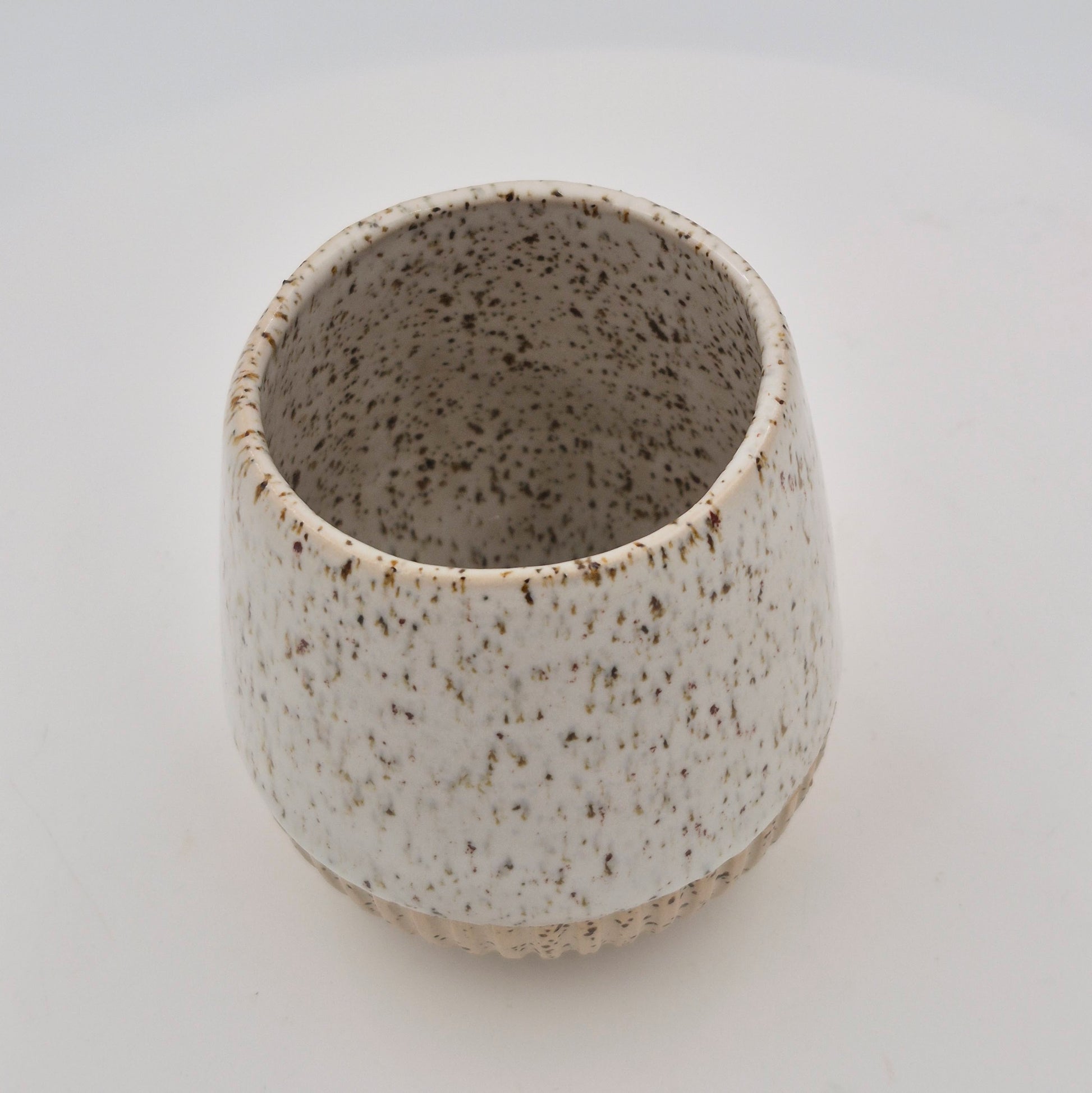 Porcelain Cup with Stripes (2.5 dl, Height 8 cm)