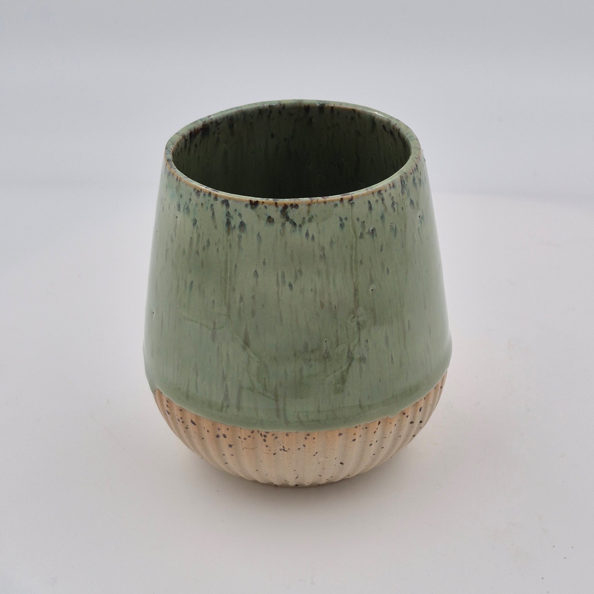 Porcelain Cup with Stripes (2.5 dl, Height 8 cm)