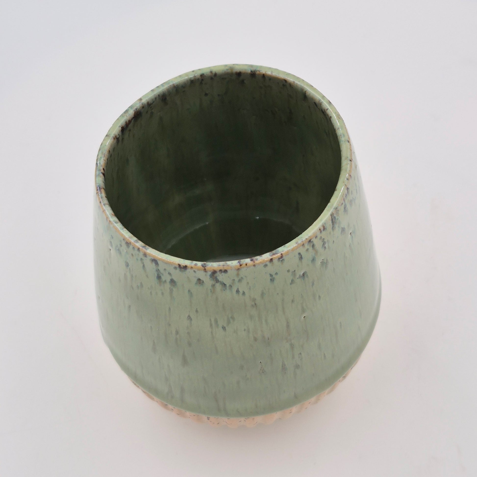 Porcelain Cup with Stripes (2.5 dl, Height 8 cm)