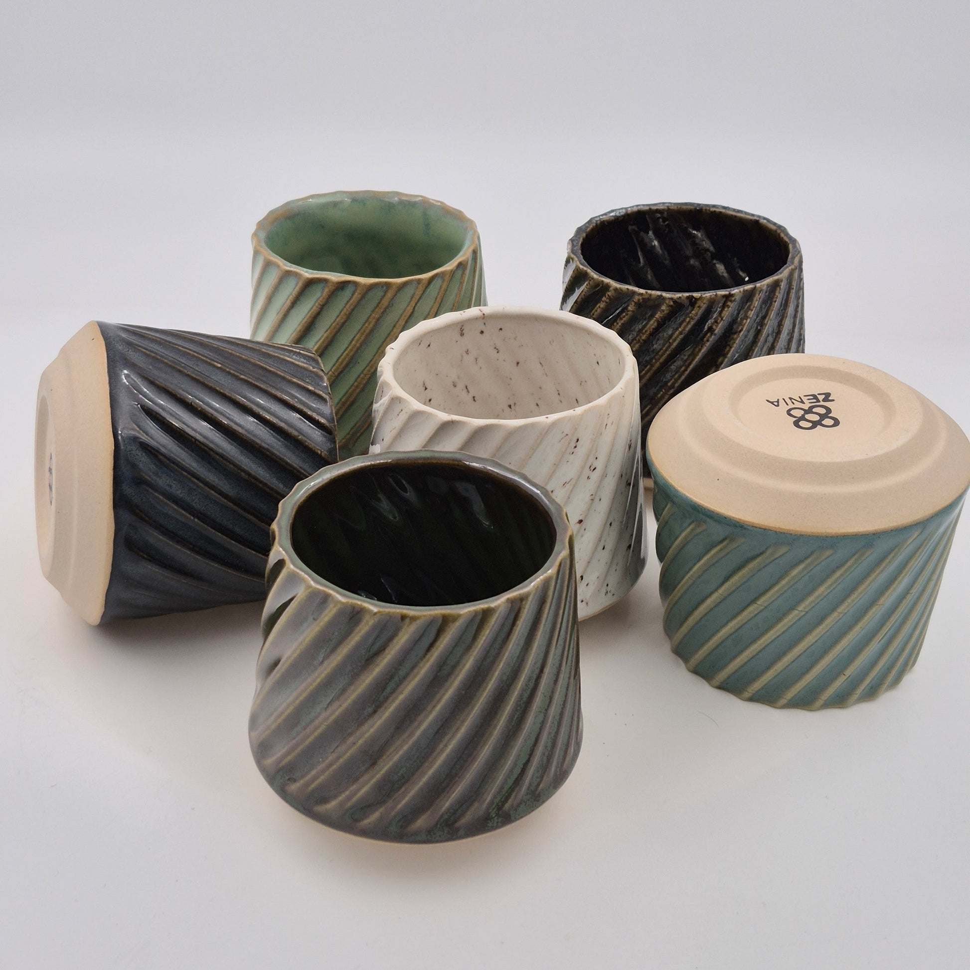 Porcelain Cup with Stripes (2.5 dl, Height 8 cm)