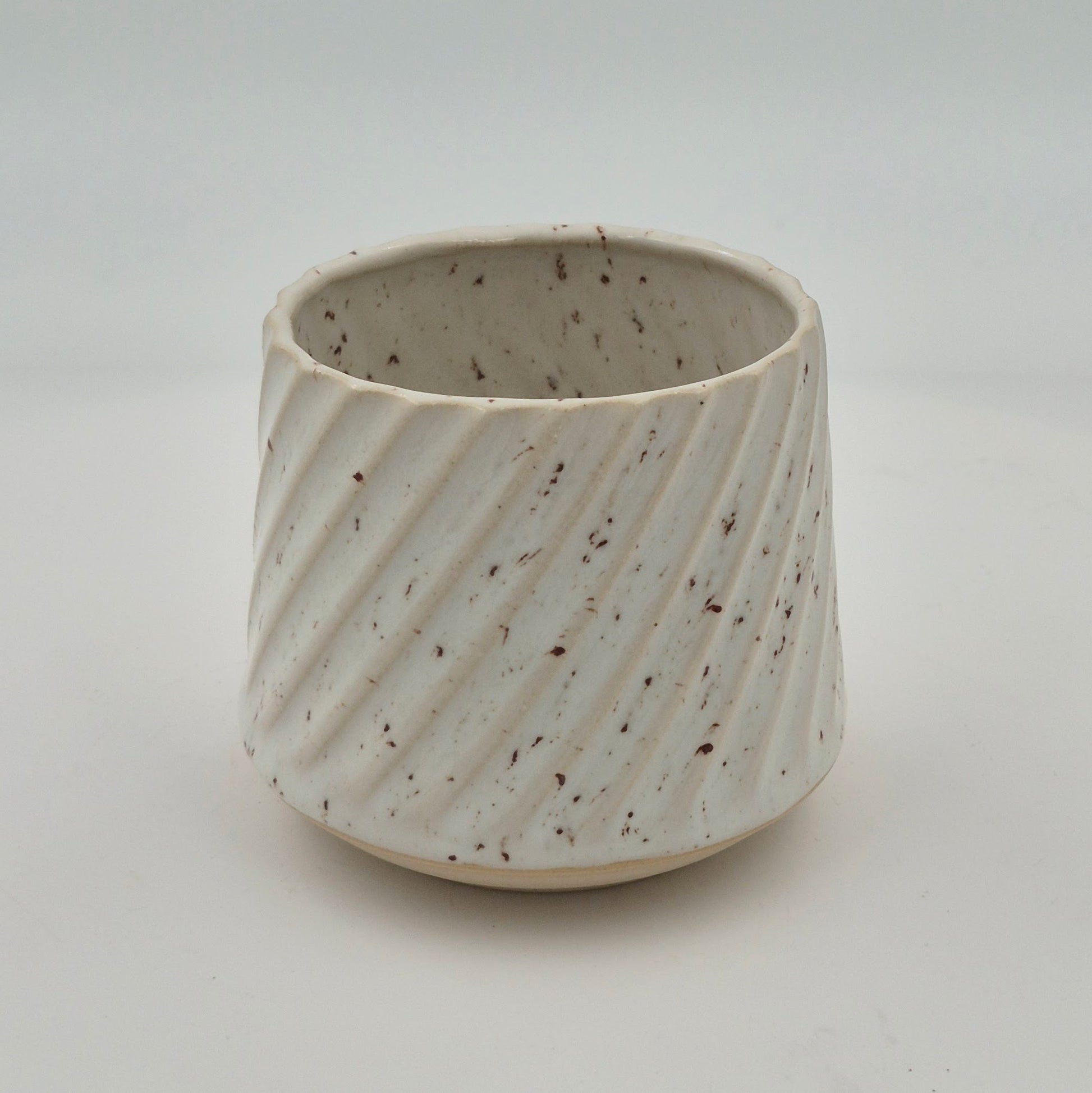 Porcelain Cup with Stripes (2.5 dl, Height 8 cm)