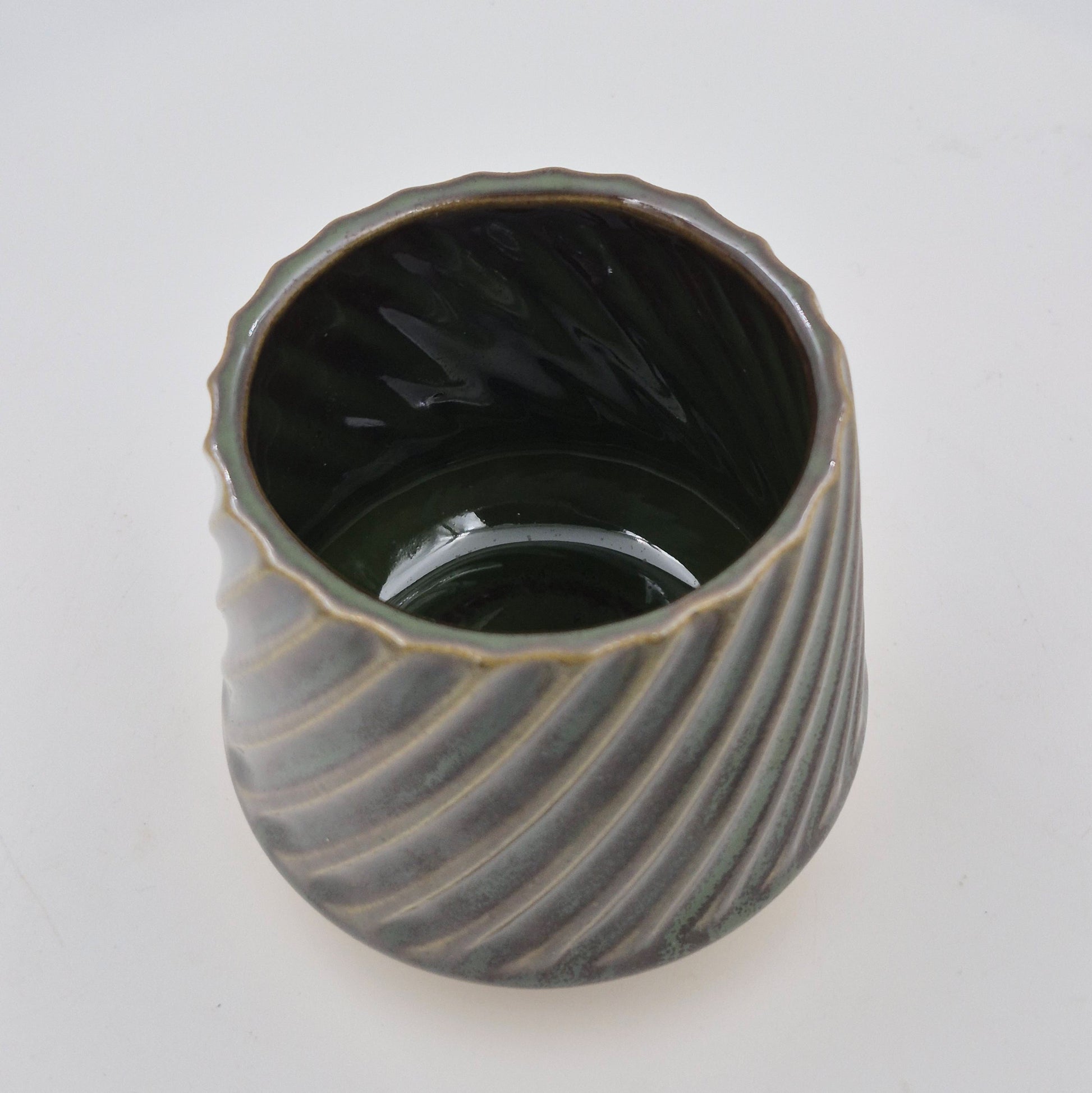 Porcelain Cup with Stripes (2.5 dl, Height 8 cm)