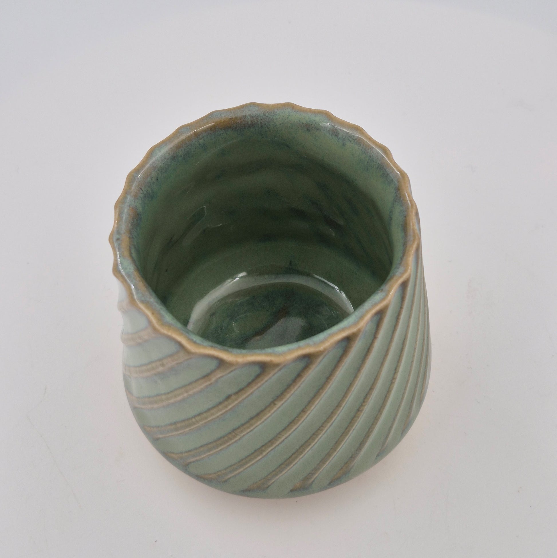 Porcelain Cup with Stripes (2.5 dl, Height 8 cm)
