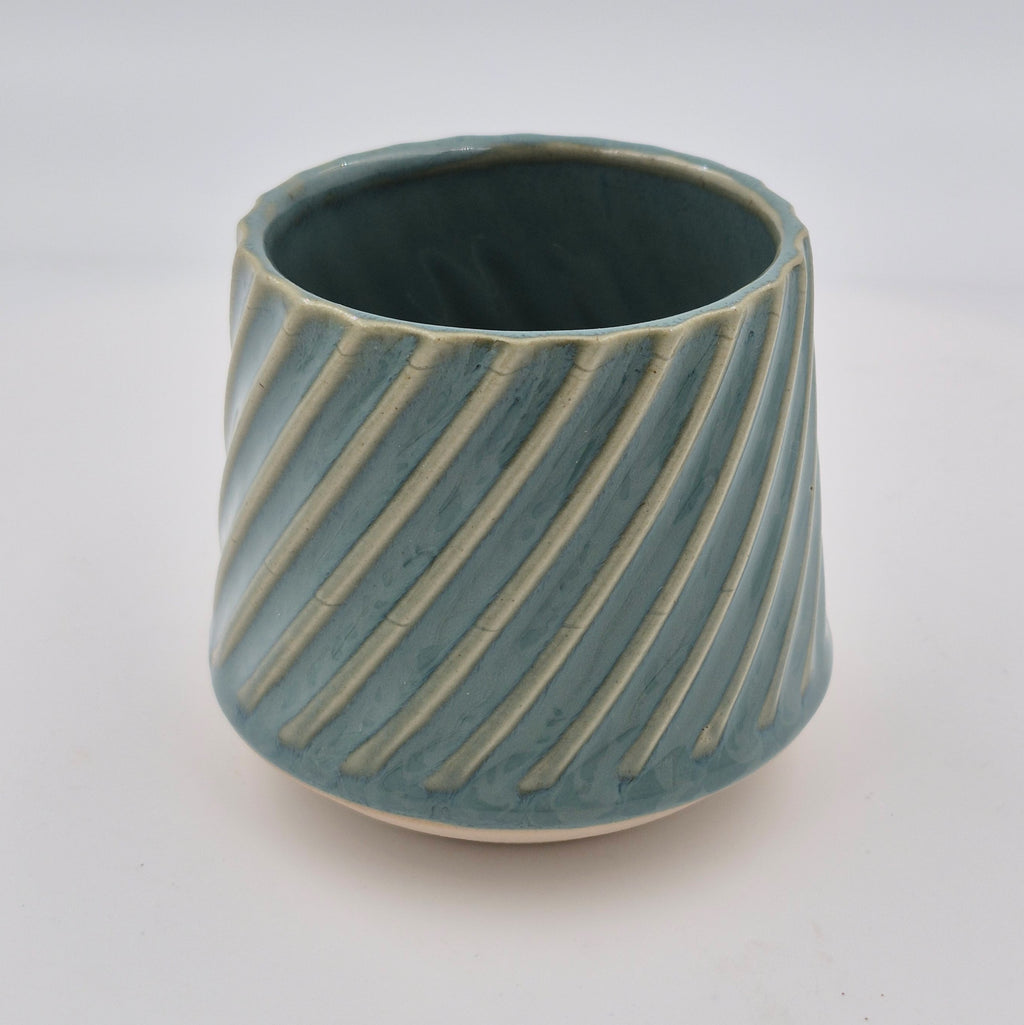 Porcelain Cup with Stripes (2.5 dl, Height 8 cm)