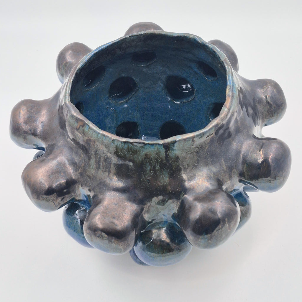 Stentøjsskål med organisk boblestruktur