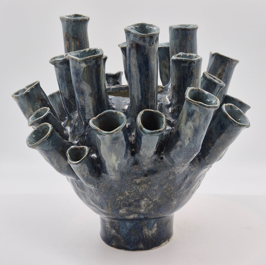 Koralvase i stentøj